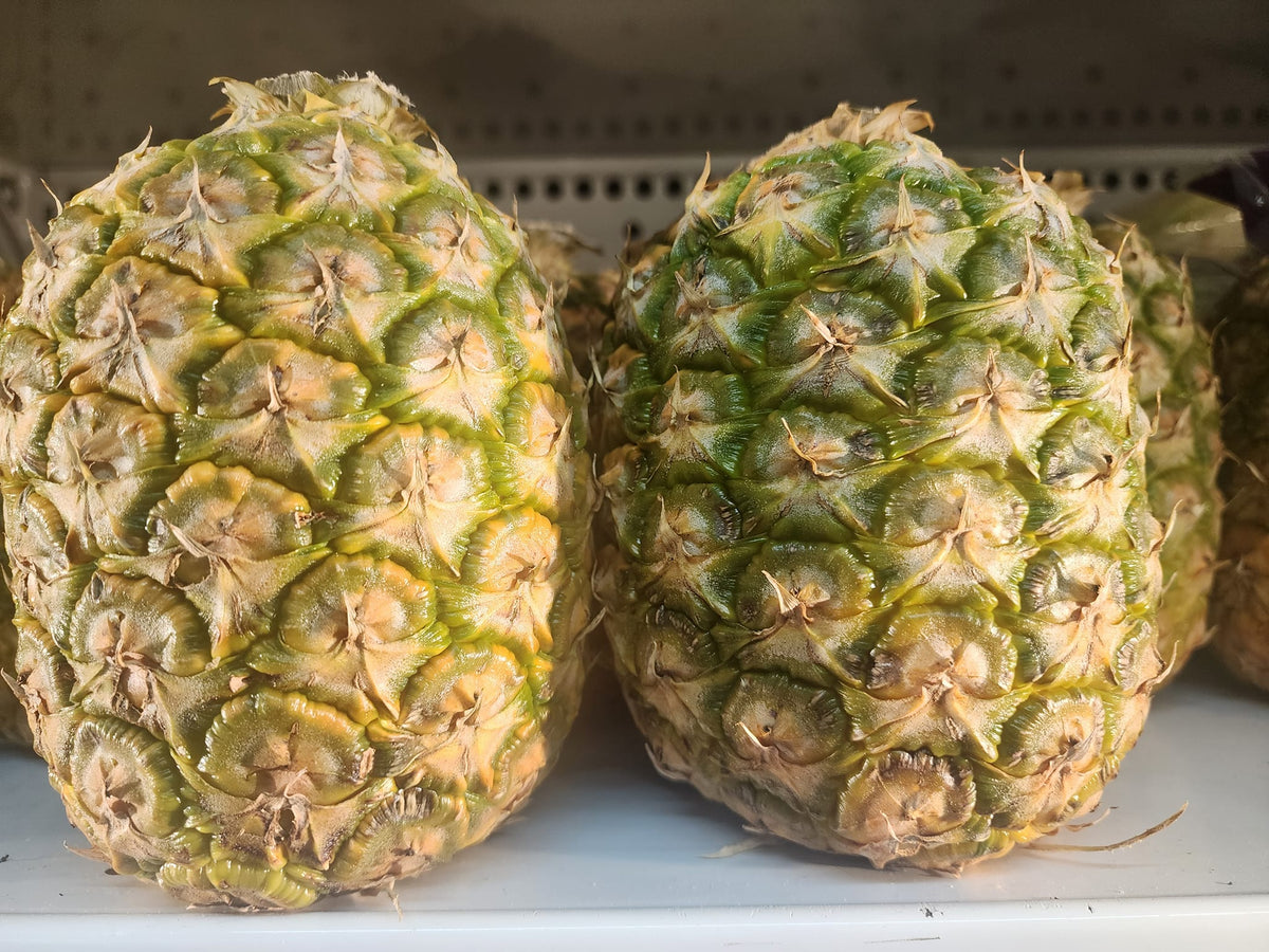 ●PINK PINEAPPLE● SWEET FRILL TSIVORY m1037_1259233 Petit Pinkglow® Pineapple — Melissas Produce